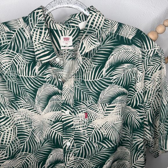 Levi's Tropical Palm Standard Fit Button Down - Picture 3 of 3